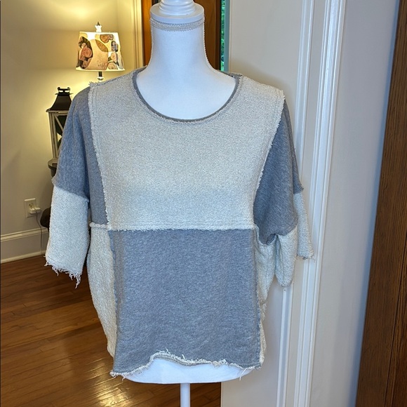 easel Tops - Easel Gray and Cream Boxy 3/4 Sleeve Sweater - Oversized